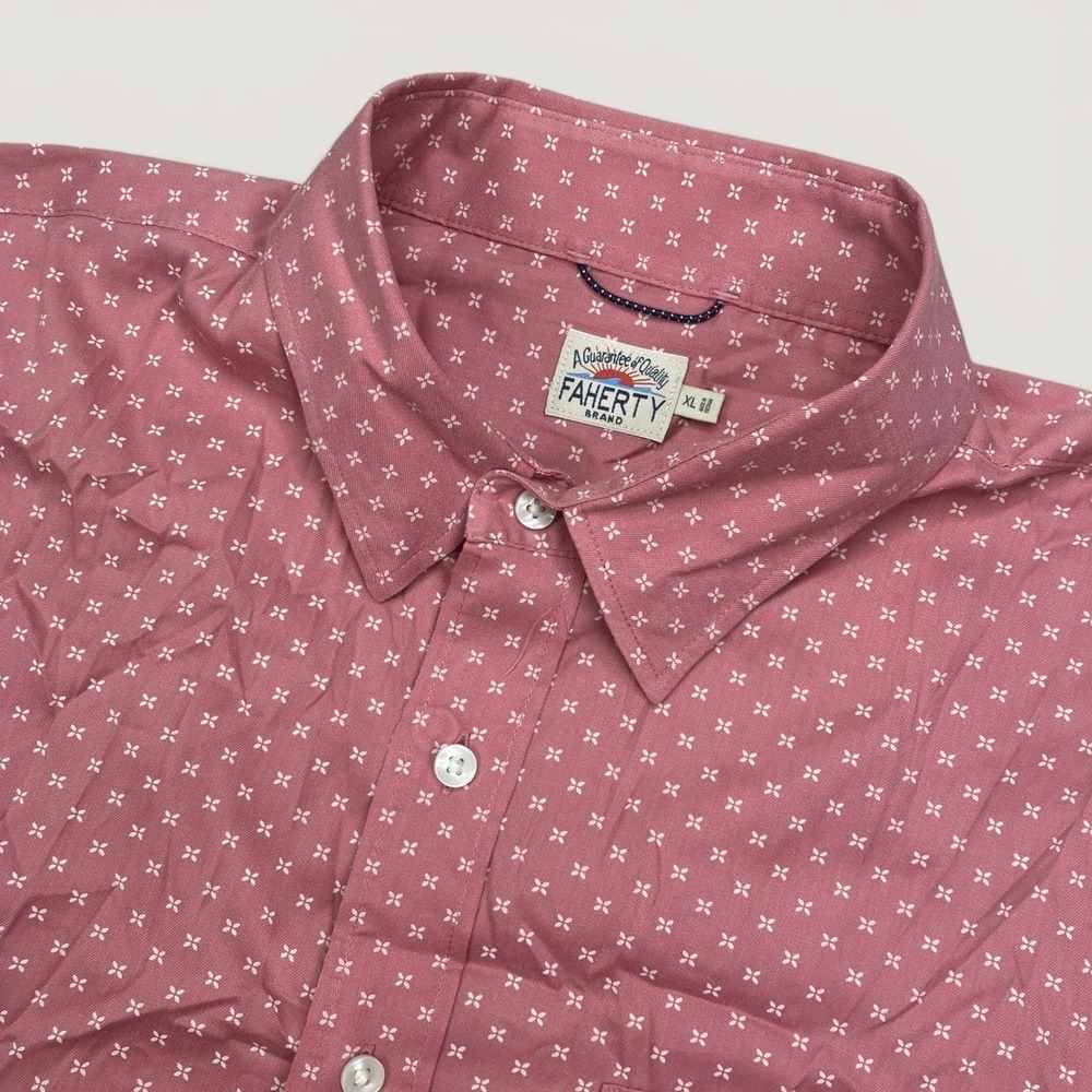 Faherty Mens XL Short Sleeve Button Down Shirt Pink Geometric Print MWU2347
